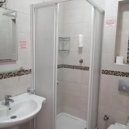 Gloria Tibi Hotel 2*